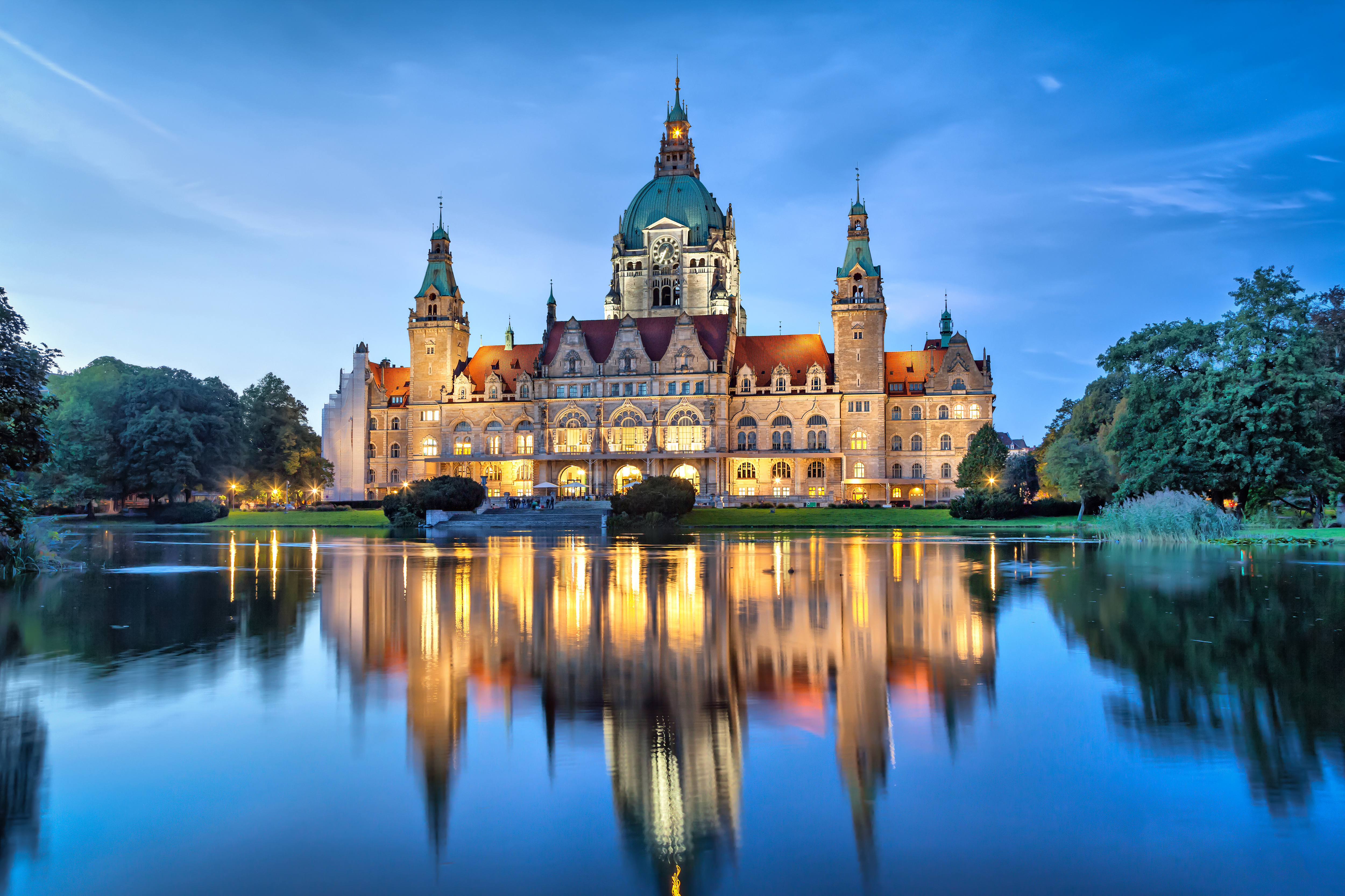 New City Hall of Hannover in the evening